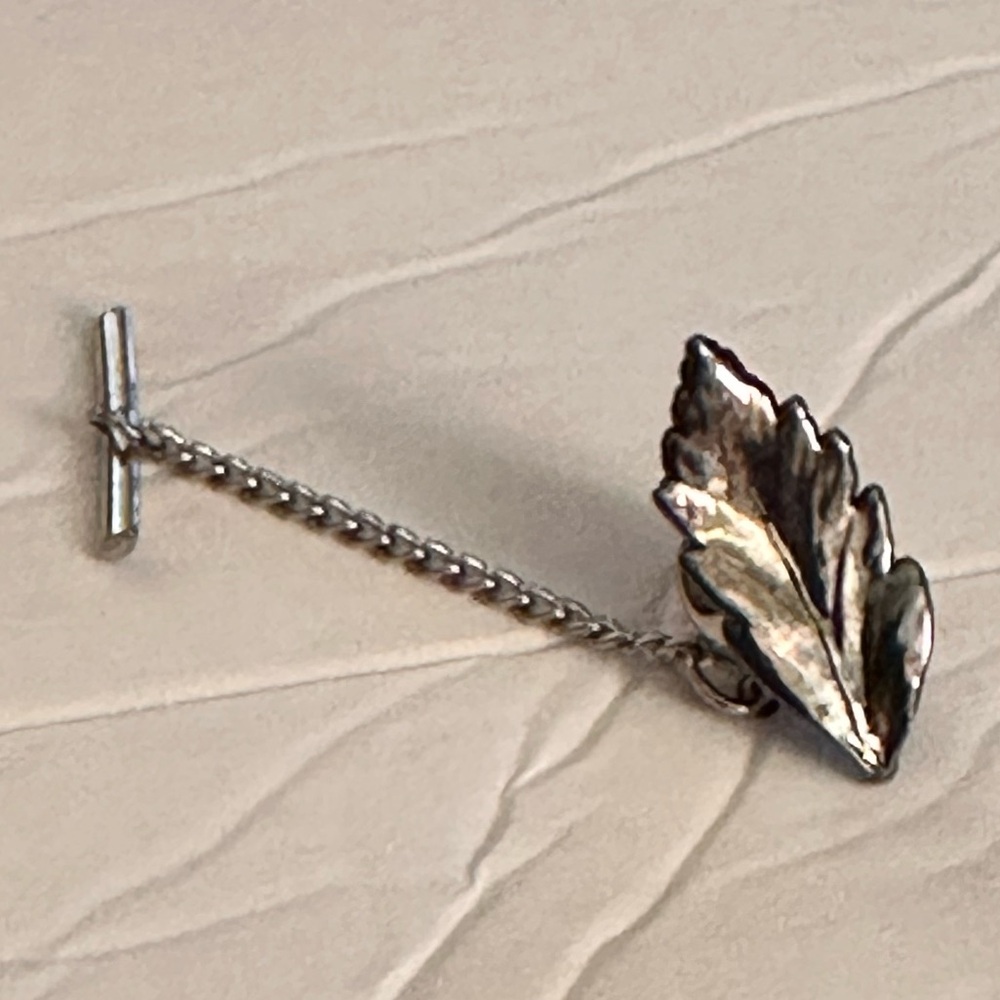 Reflective Pewter Looking Leaf Tie Tack w/Chain